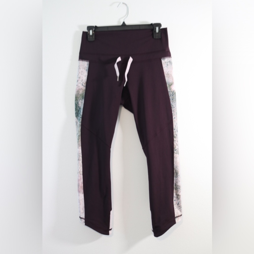 Lululemon Retreat 7/8 Pant Black Cherry / Sugar Crush Multi Size 6-8 - Picture 8 of 10
